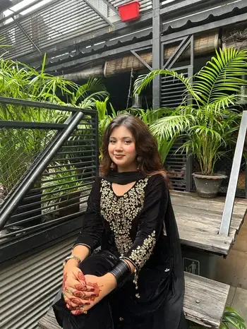 Anna Qader Mithila
